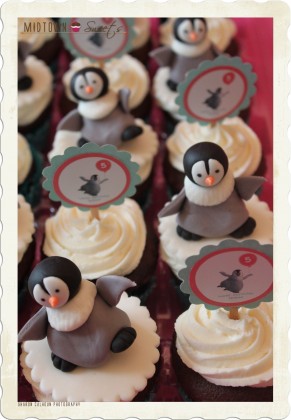 Happy Feet Penguin Cupcakes